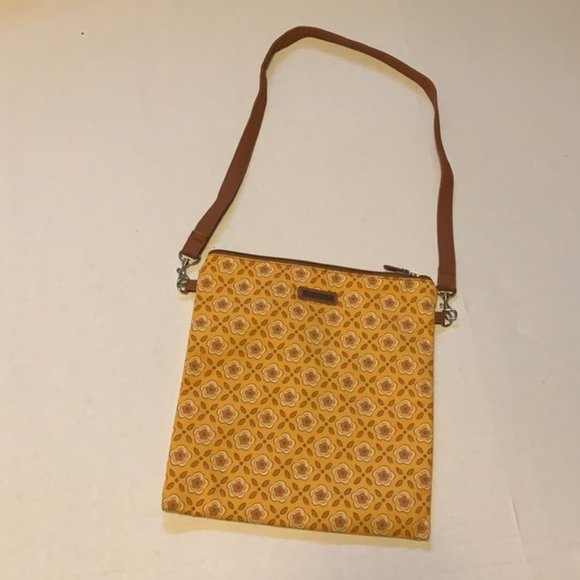 Longaberger Yellow and Brown Travel Bag Set - Picture 3 of 9